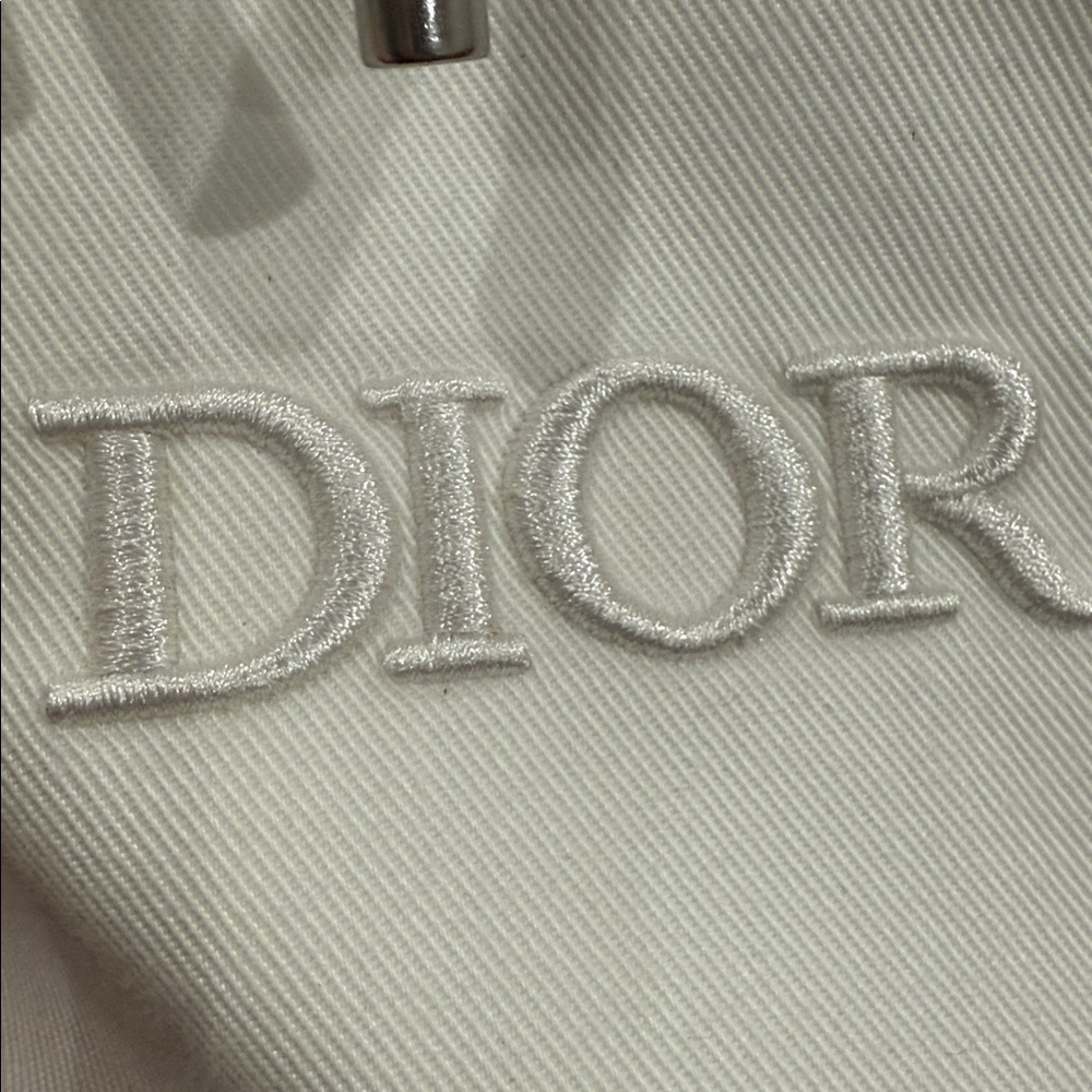 Dior Beauty White Fabric Drawstring makeup tote - Picture 6 of 6